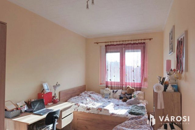 Eladó panellakás, Békéscsabán 31.5 M Ft, 2 szobás