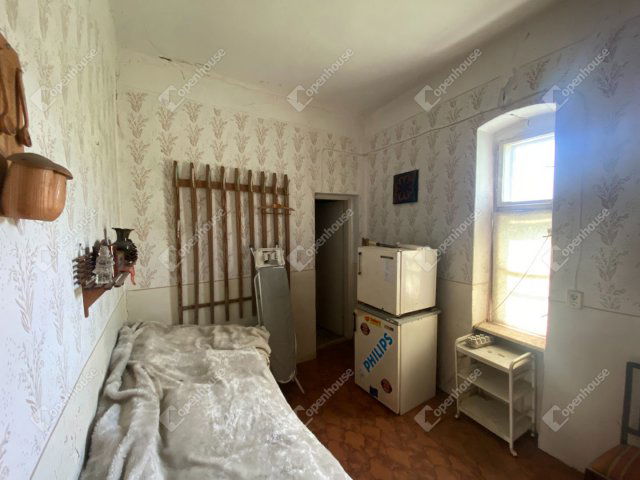 Eladó családi ház, Kapuváron 28.9 M Ft, 4 szobás
