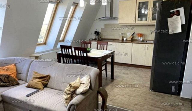 Eladó téglalakás, XV. kerületben, Drégelyvár utcában