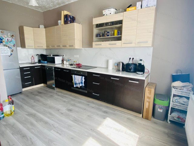Eladó téglalakás, Almásfüzitőn 35.8 M Ft, 2+1 szobás