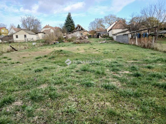 Eladó családi ház, Mányon 55 M Ft, 2 szobás