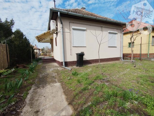 Eladó nyaraló, Tiszaalpáron 19.999 M Ft, 2 szobás