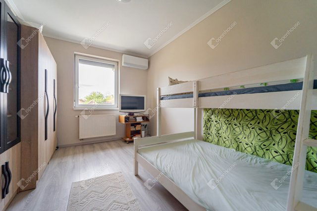 Eladó téglalakás, Monoron 79.9 M Ft, 4 szobás