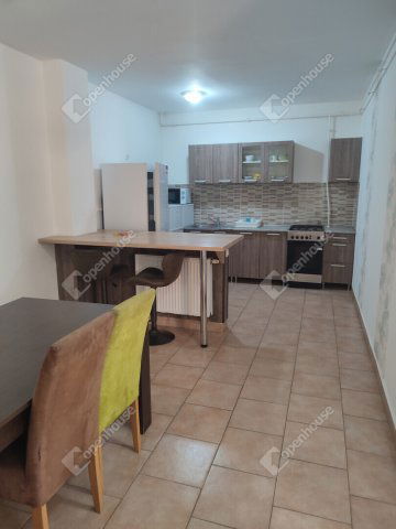 Kiadó téglalakás, albérlet, Tatán 560 E Ft / hó, 4 szobás