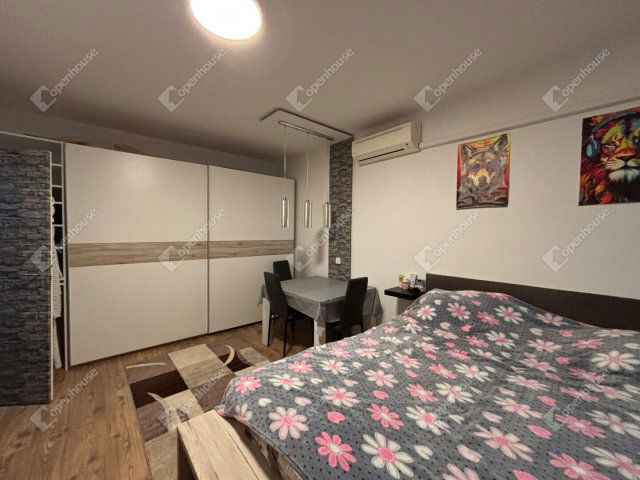 Eladó panellakás, Győrött 55 M Ft, 2 szobás