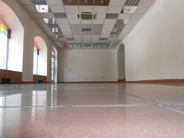 Eladó üzlethelyiség, Kaposváron, Fő utcában 77 M Ft