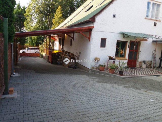 Eladó családi ház, Balatonföldváron 120 M Ft, 4 szobás