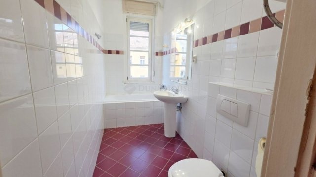 Eladó téglalakás, Szombathelyen 45 M Ft, 2 szobás