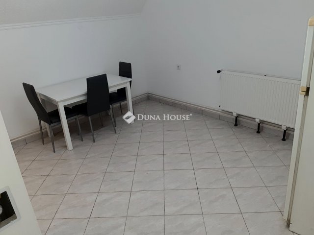 Eladó téglalakás, Budapesten, VI. kerületben 73 M Ft, 2 szobás