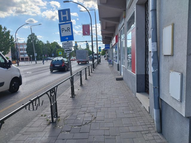 Kiadó ipari ingatlan, Hatvanban 180 E Ft / hó