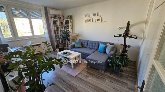 Eladó téglalakás, Egerben 42.9 M Ft, 2 szobás