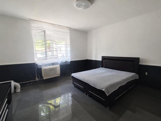 Eladó családi ház, Budapesten, IV. kerületben 55 M Ft