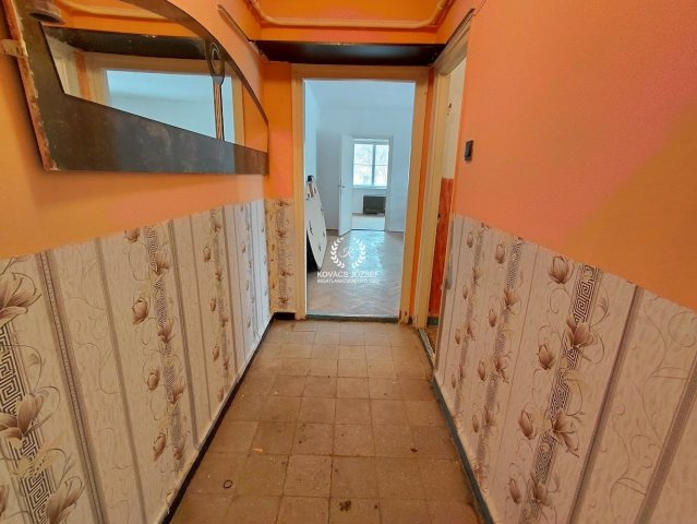 Eladó téglalakás, Ózdon, Árpád Vezér úton 5.9 M Ft, 2 szobás