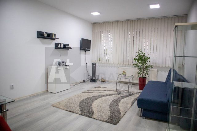 Kiadó téglalakás, albérlet, Szegeden 110 E Ft / hó, 1 szobás