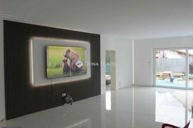 Eladó családi ház, Budakalászon 219 M Ft, 4 szobás