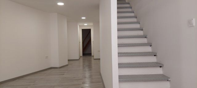Eladó üzlethelyiség, VII. kerületben, Rottenbiller utcában