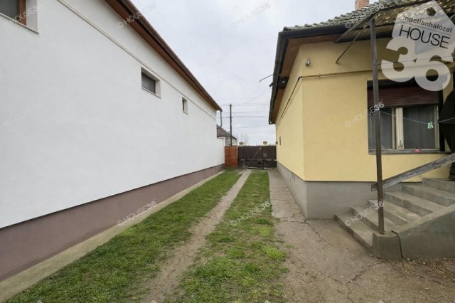 Eladó családi ház, Faddon 17.995 M Ft, 3 szobás
