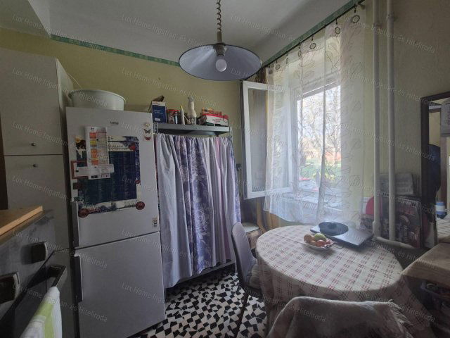 Eladó téglalakás, Almásfüzitőn 16.9 M Ft, 1 szobás