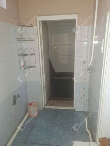 Eladó családi ház, Pécsett 29.9 M Ft, 2 szobás