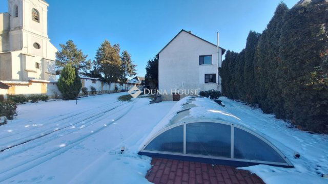 Eladó családi ház, Papkeszin 124.9 M Ft, 7 szobás