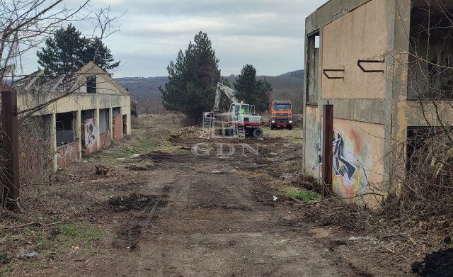 Eladó ipari ingatlan, Pécsett 115 M Ft / költözzbe.hu