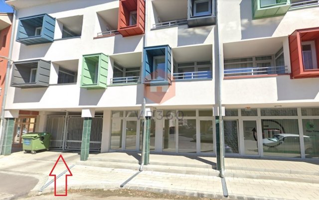 Kiadó garázs, Pécsett, Koller utcában 28 E Ft / hó