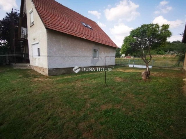 Eladó családi ház, Lovasberényben 65 M Ft, 6 szobás