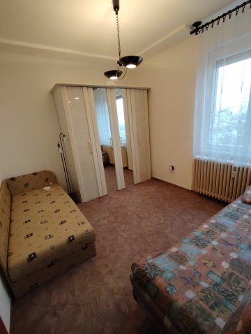 Eladó téglalakás, Dunaújvárosban 32 M Ft, 2 szobás