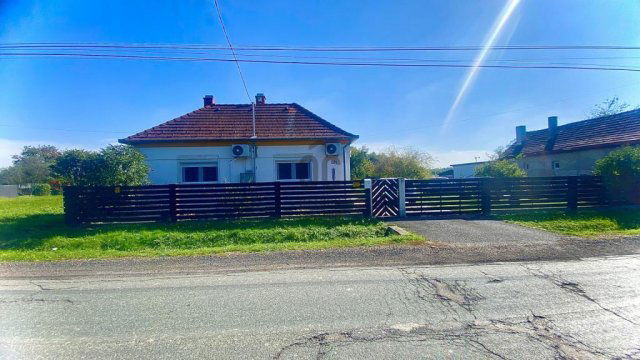 Eladó családi ház, Szőcén 54.9 M Ft, 2 szobás