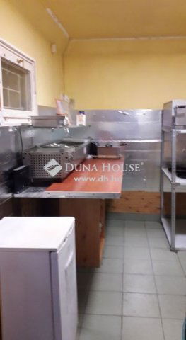 Eladó üzlethelyiség, Komlón 16 M Ft / költözzbe.hu