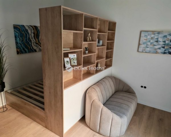 Eladó téglalakás, Pécsett 42.9 M Ft, 1 szobás