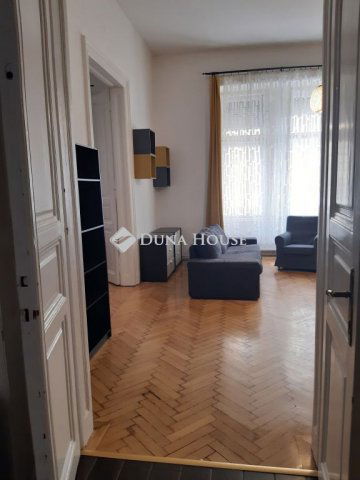 Eladó téglalakás, Budapesten, VI. kerületben, Eötvös utcában