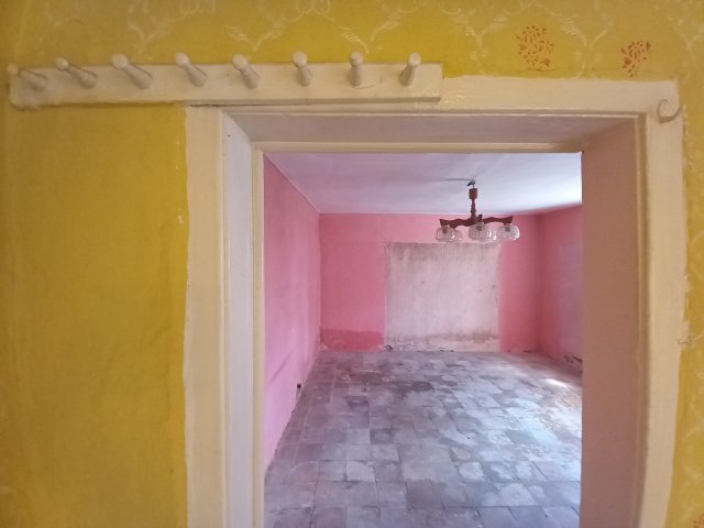 Eladó családi ház, Pécsett, Álmos utcában 18.99 M Ft, 1 szobás