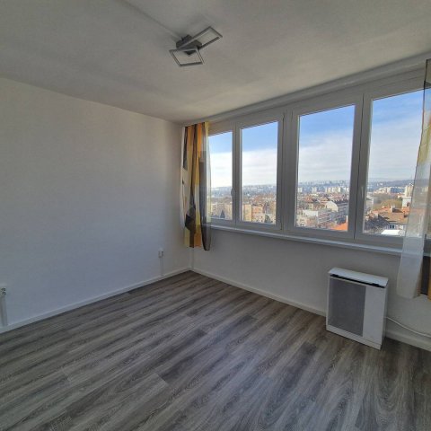 Eladó téglalakás, Miskolcon 31.9 M Ft, 3 szobás
