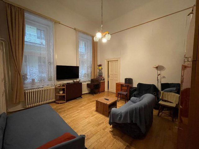 Eladó téglalakás, Budapesten, VII. kerületben, Rákóczi úton