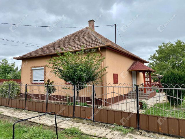 Eladó családi ház, Fábiánsebestyénben 17.9 M Ft, 3 szobás