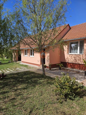 Eladó családi ház, Cserkúton 115 M Ft, 8+1 szobás