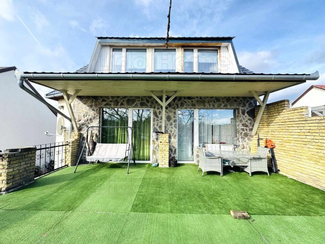 Eladó családi ház, Győrzámolyon 115 M Ft, 6 szobás