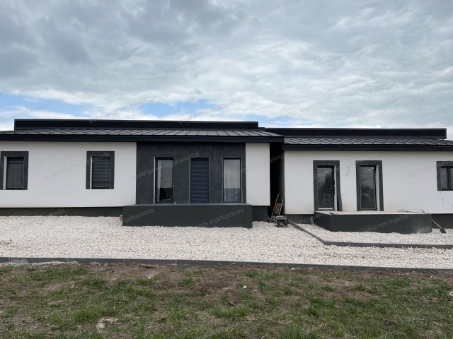 Eladó családi ház, Balatonszabadiban 109 M Ft, 4 szobás