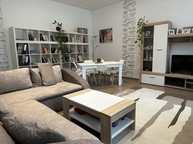 Eladó téglalakás, Budapesten, VIII. kerületben 89 M Ft, 2 szobás