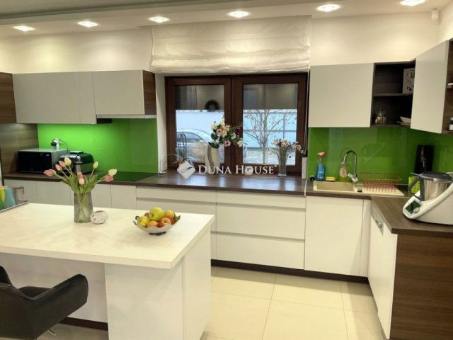 Eladó ikerház, Nyíregyházán 239 M Ft, 5 szobás