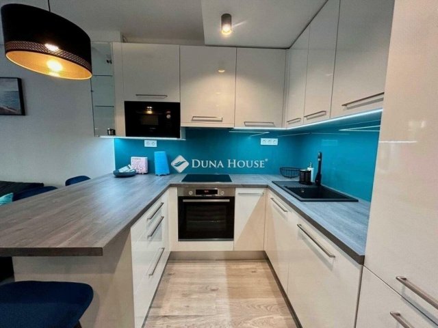 Eladó téglalakás, Alsóörsön 122.99 M Ft, 3 szobás