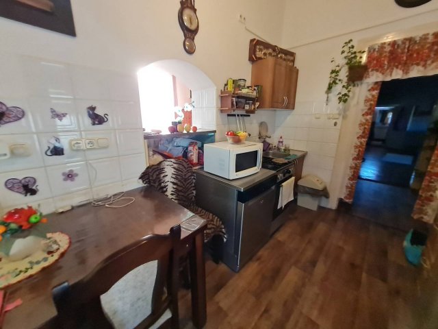Eladó családi ház, Adonyban 90 M Ft, 6 szobás