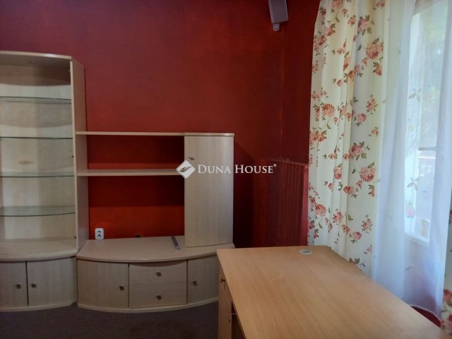 Eladó családi ház, Karácsondon 11.9 M Ft, 3 szobás
