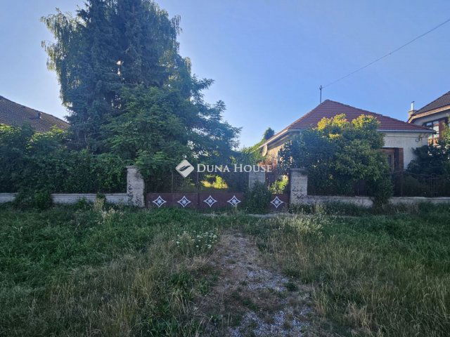 Eladó családi ház, Dunaszegen 47.89 M Ft, 2 szobás