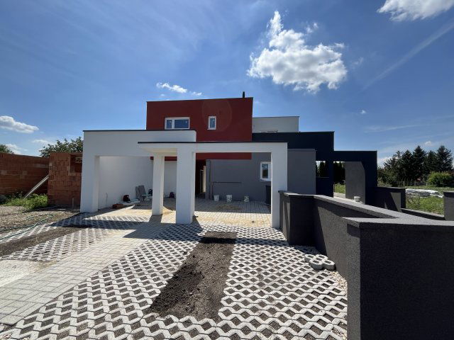 Eladó téglalakás, Tiszaújvárosban 64.676 M Ft, 4 szobás