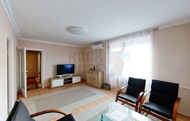 Eladó téglalakás, Békéscsabán 44.5 M Ft, 3 szobás