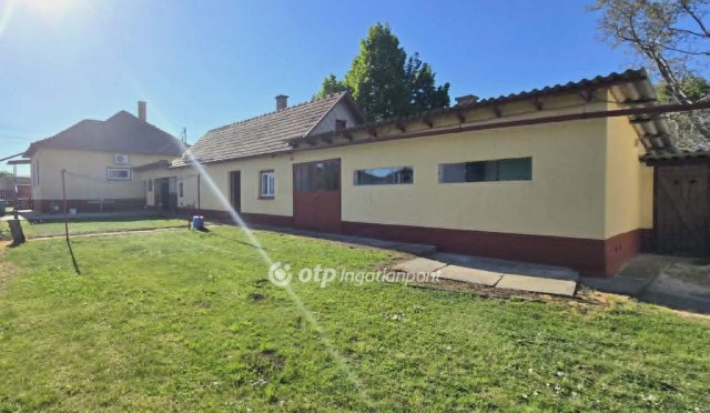 Eladó családi ház, Derecskén 54.9 M Ft, 3 szobás