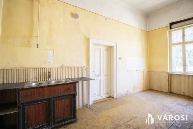 Eladó családi ház, Tótkomlóson 9.99 M Ft, 2 szobás