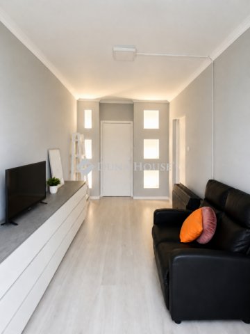 Eladó panellakás, Szegeden 62 M Ft, 3 szobás